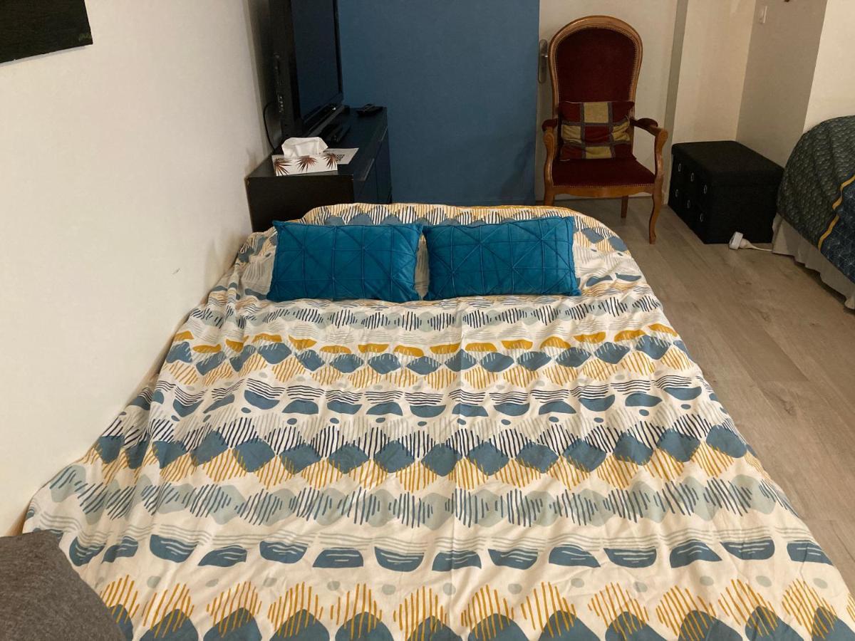 Homestay Chez Nous, A 12 Minutes De Paris *