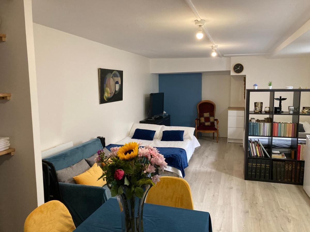 Homestay Chez Nous, A 12 Minutes De Paris