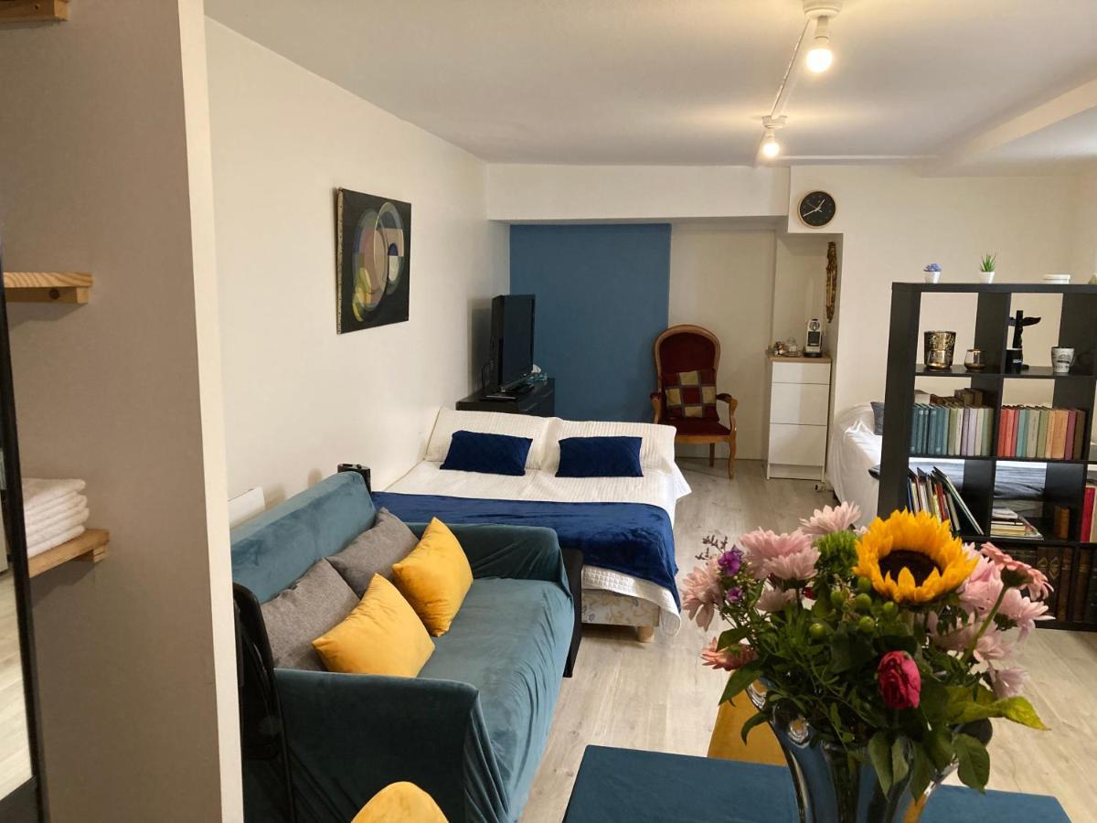 Homestay Chez Nous, A 12 Minutes De Paris